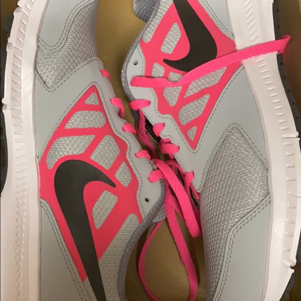 6.5Y Nike shoes